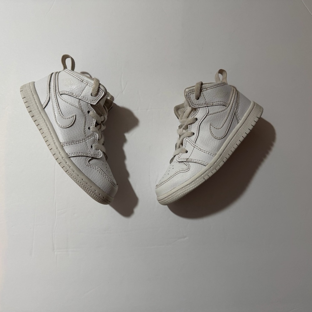 Air Jordan 1 Mid Triple White size 9c